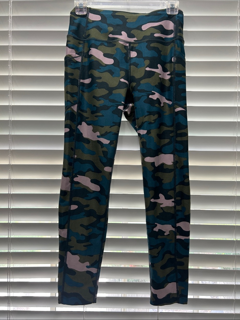 Calvin Klein Green & Pink Camo Performance Wick Leggings with side pockets